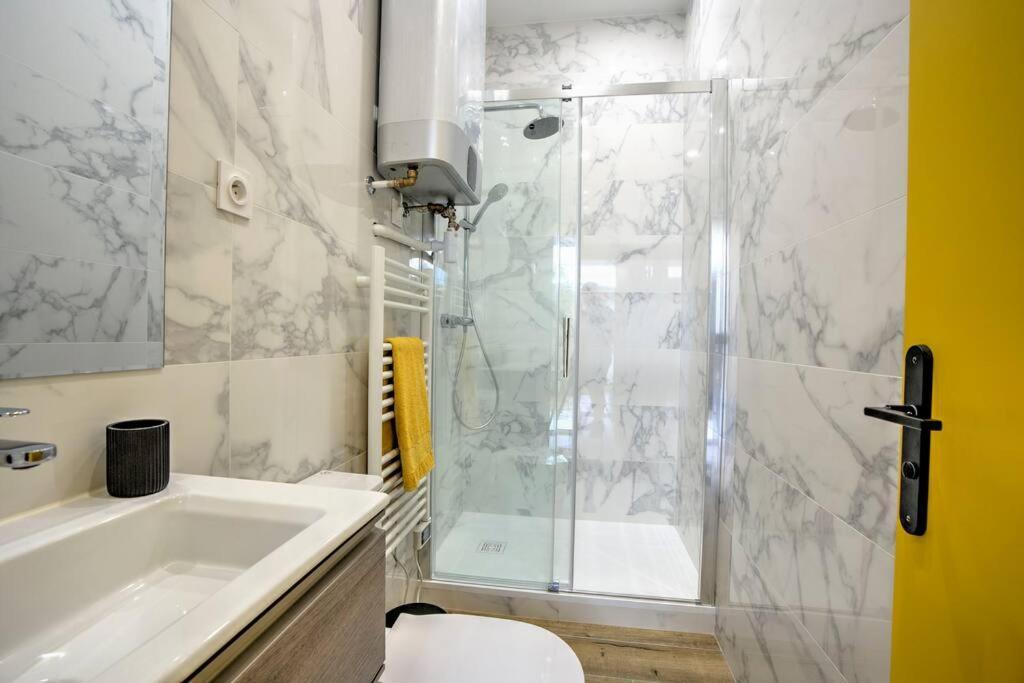 Brut De Pomme Apartment Шампини сюр Марн Екстериор снимка